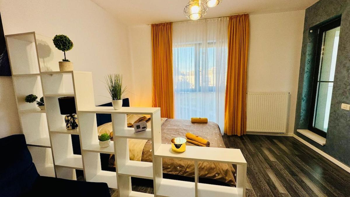 Apartment Chique Near Mall Plaza *