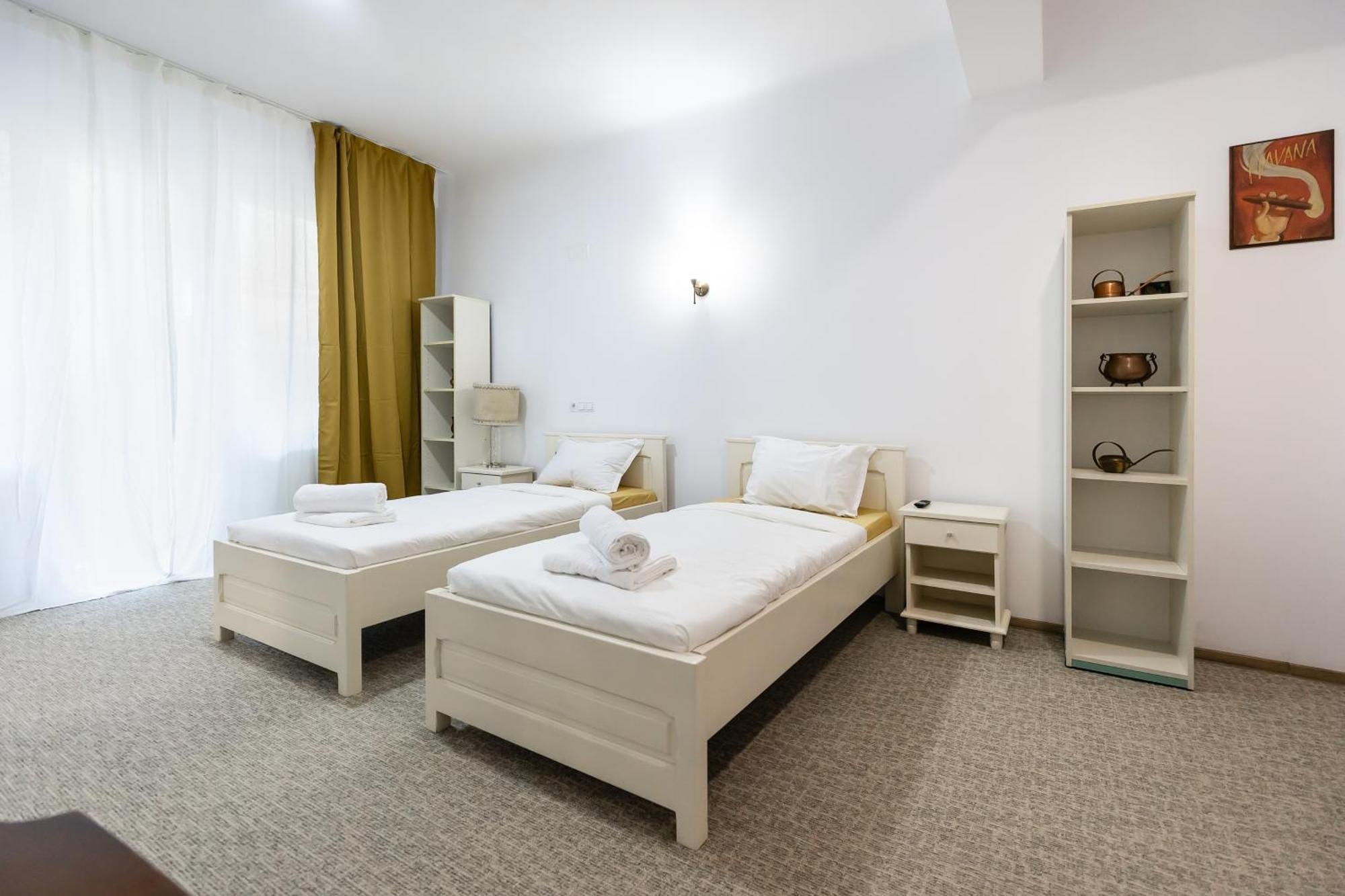 Barcelona Albergue Bucareste