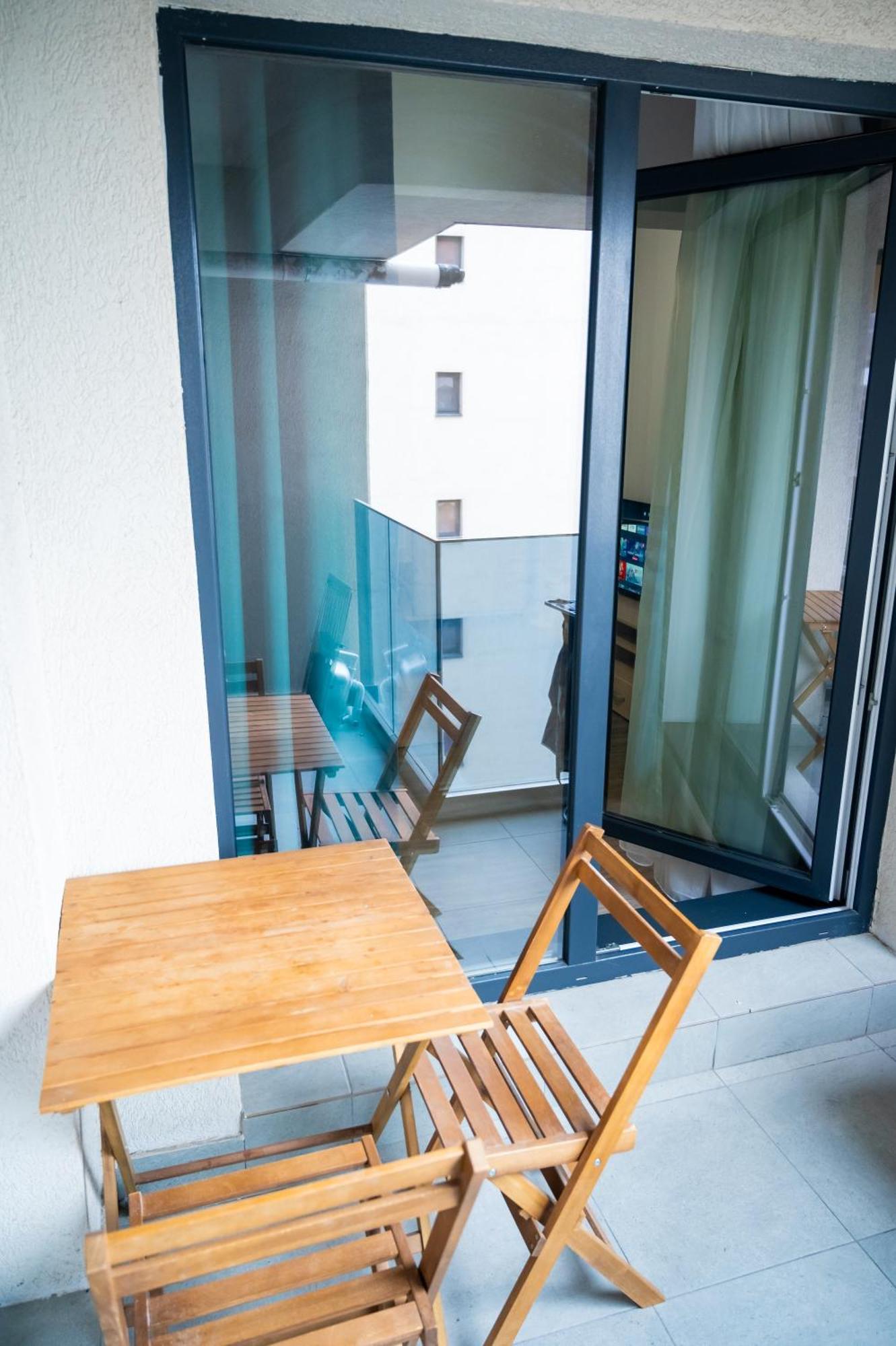 Apartament Plaza 7 *