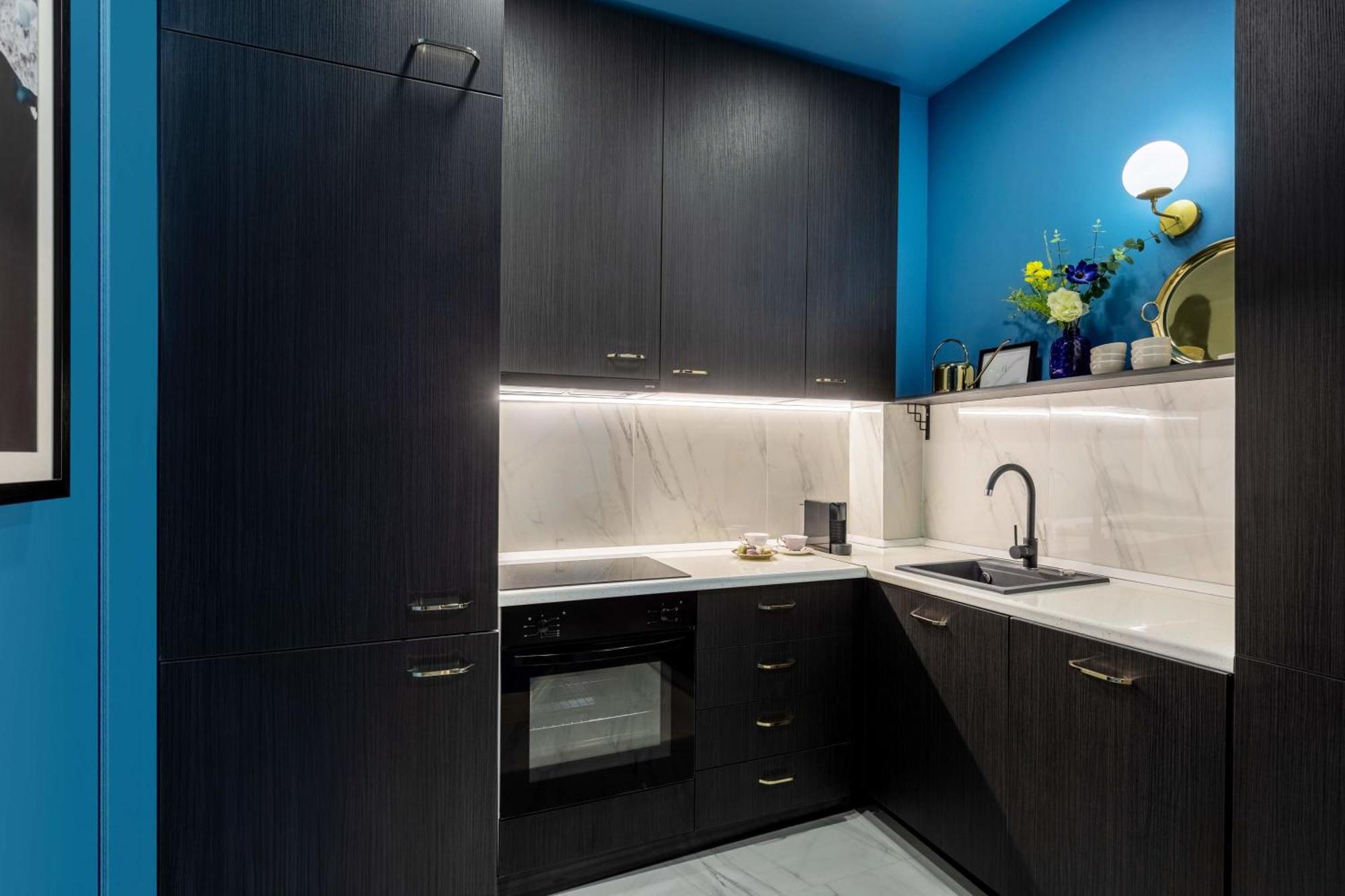 Elegant & Bright 2br - Steps From Old Town Apartment *