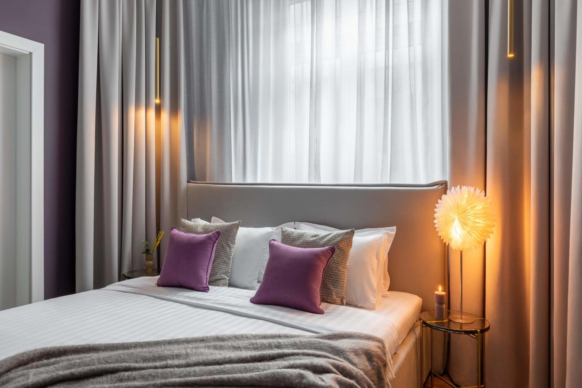 Elegant & Bright 2br - Steps From Old Town Apartment Bucharest