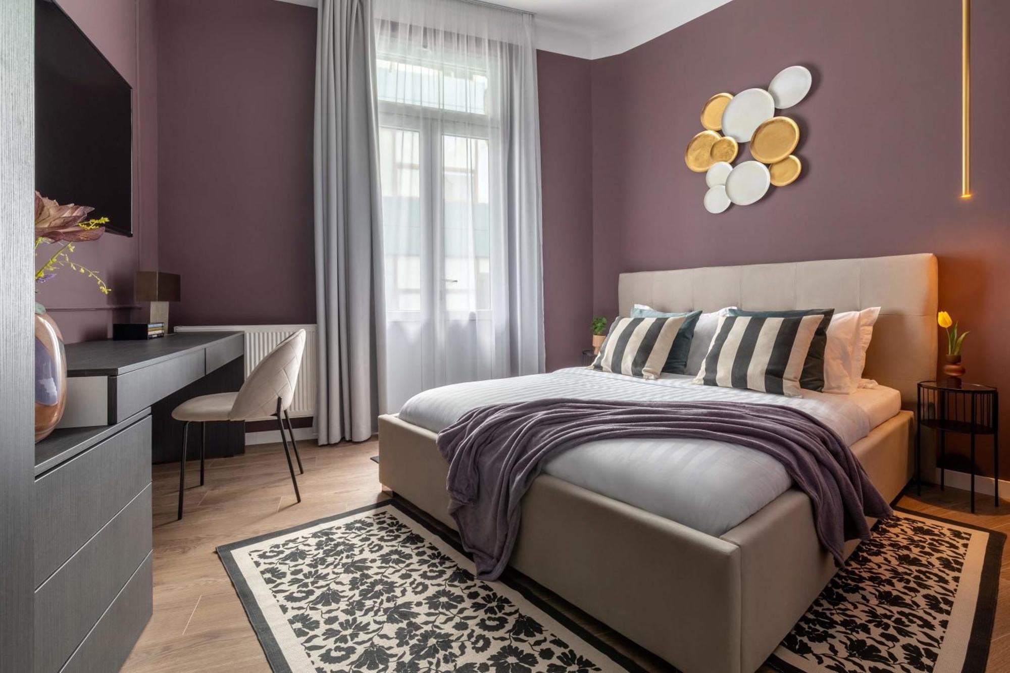 Elegant & Bright 2br - Steps From Old Town * Bucharest