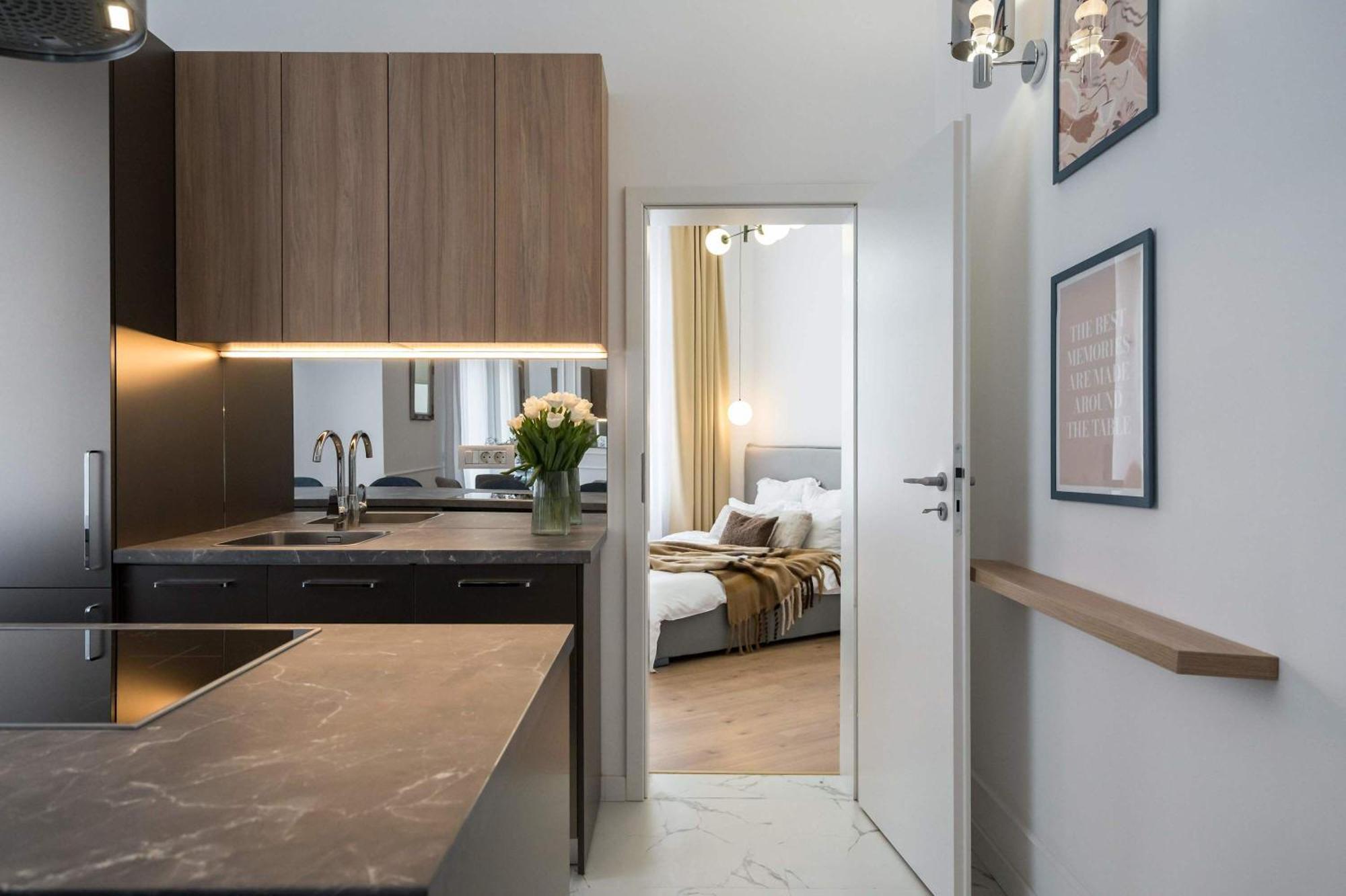 Elegant & Bright 2br - Steps From Old Town * Bucharest