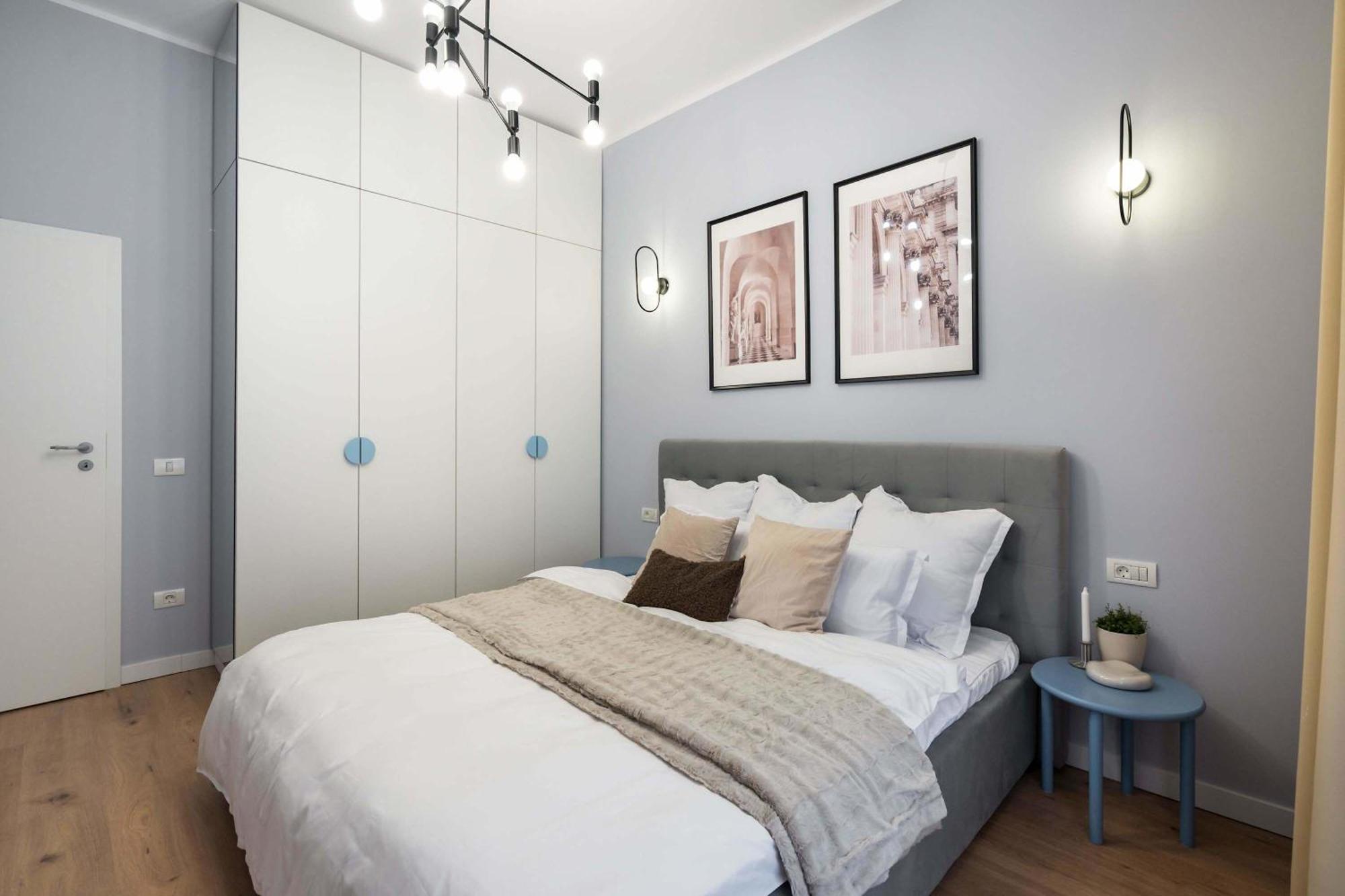 Elegant & Bright 2br - Steps From Old Town
