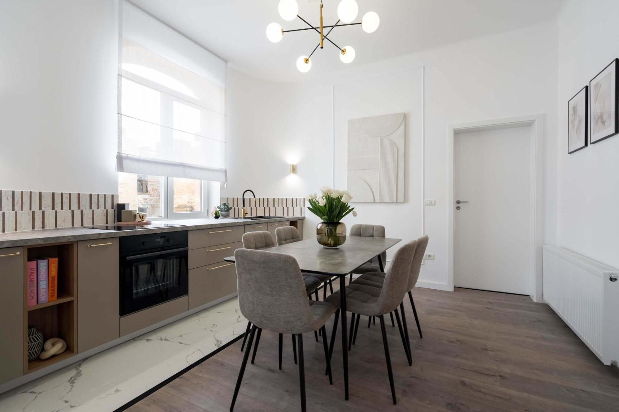 Elegant & Bright 2br - Steps From Old Town * Bucharest