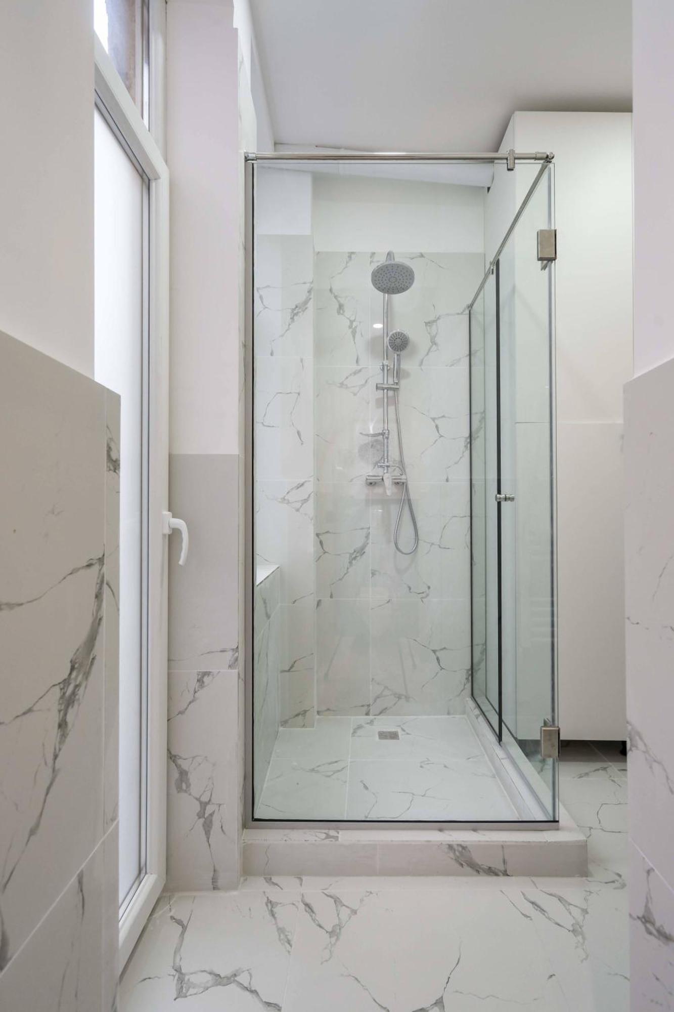 Elegant & Bright 2br - Steps From Old Town Apartment Bucharest