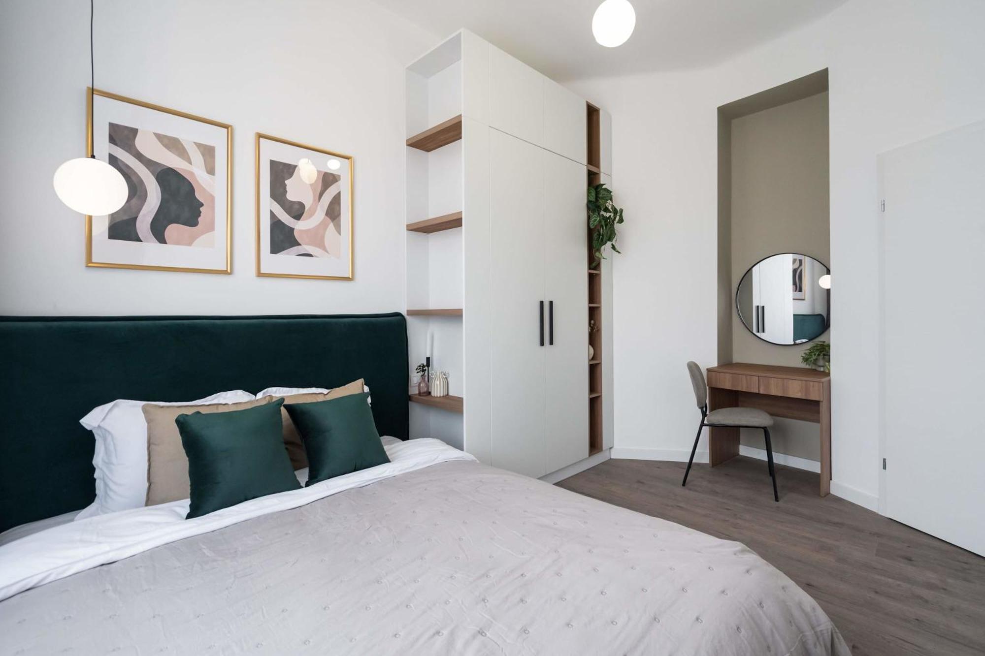 Elegant & Bright 2br - Steps From Old Town *