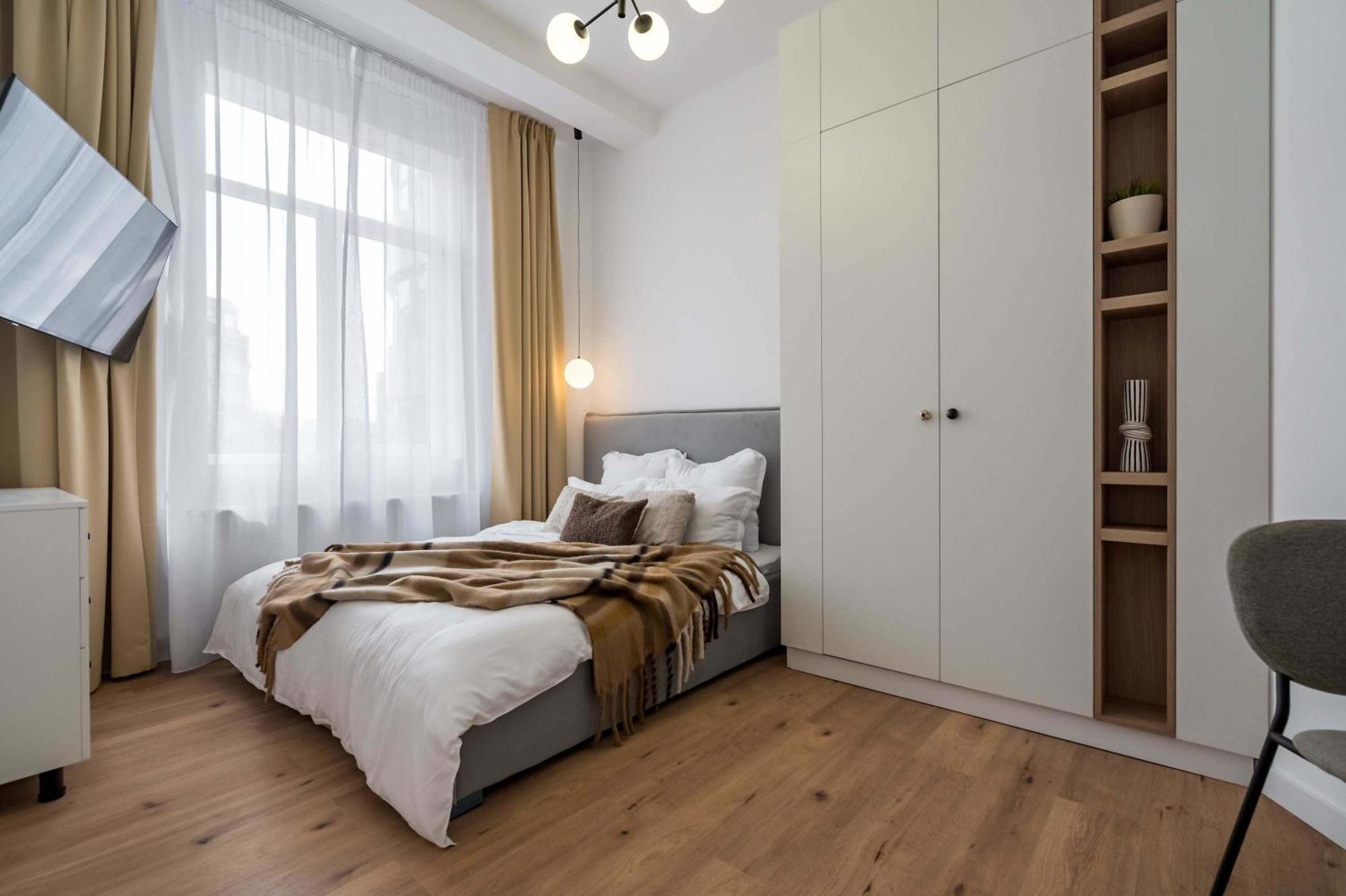 Elegant & Bright 2br - Steps From Old Town Apartment Bucharest