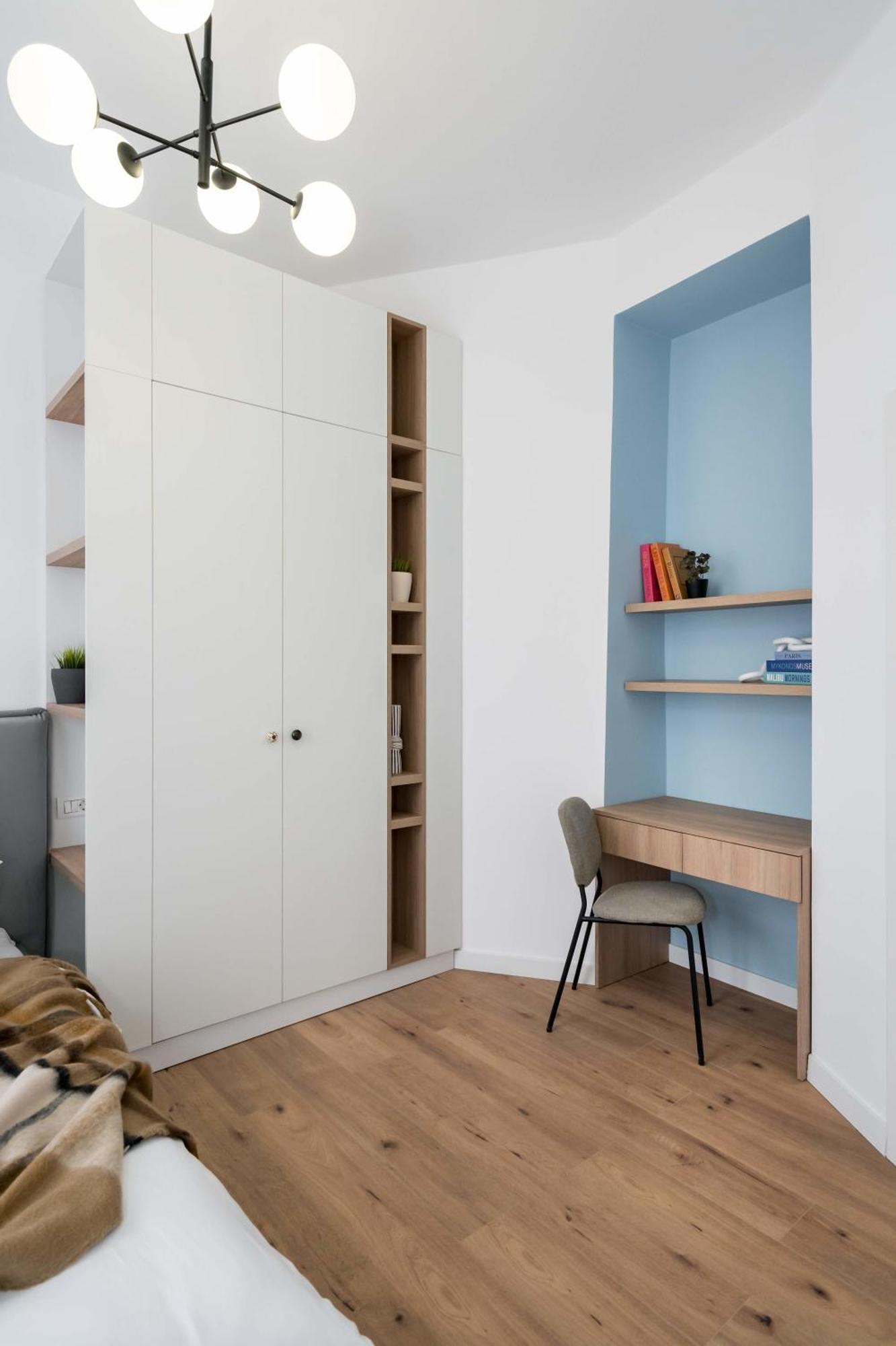 Elegant & Bright 2br - Steps From Old Town Apartment
