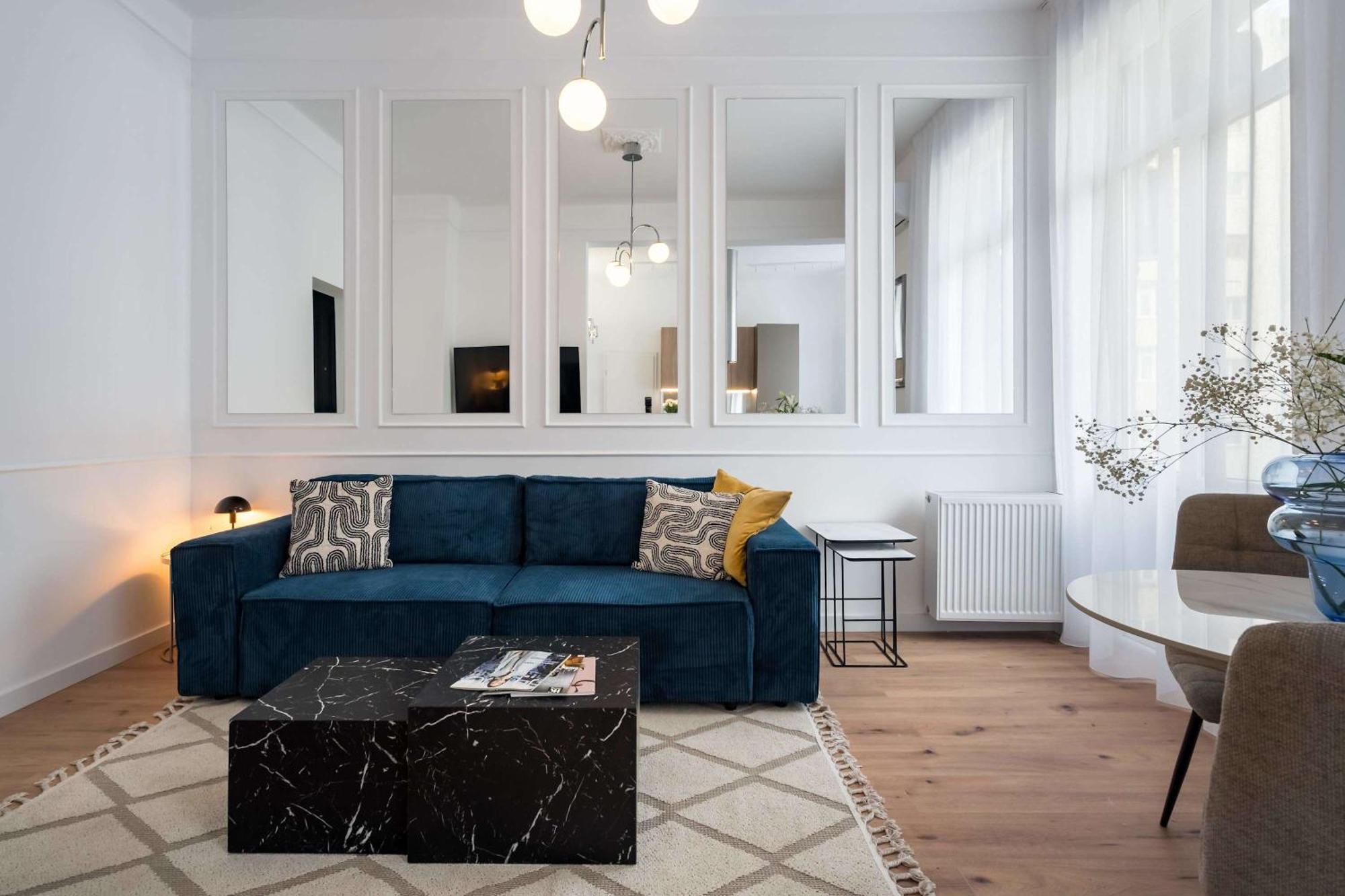 Elegant & Bright 2br - Steps From Old Town Apartment Bucharest