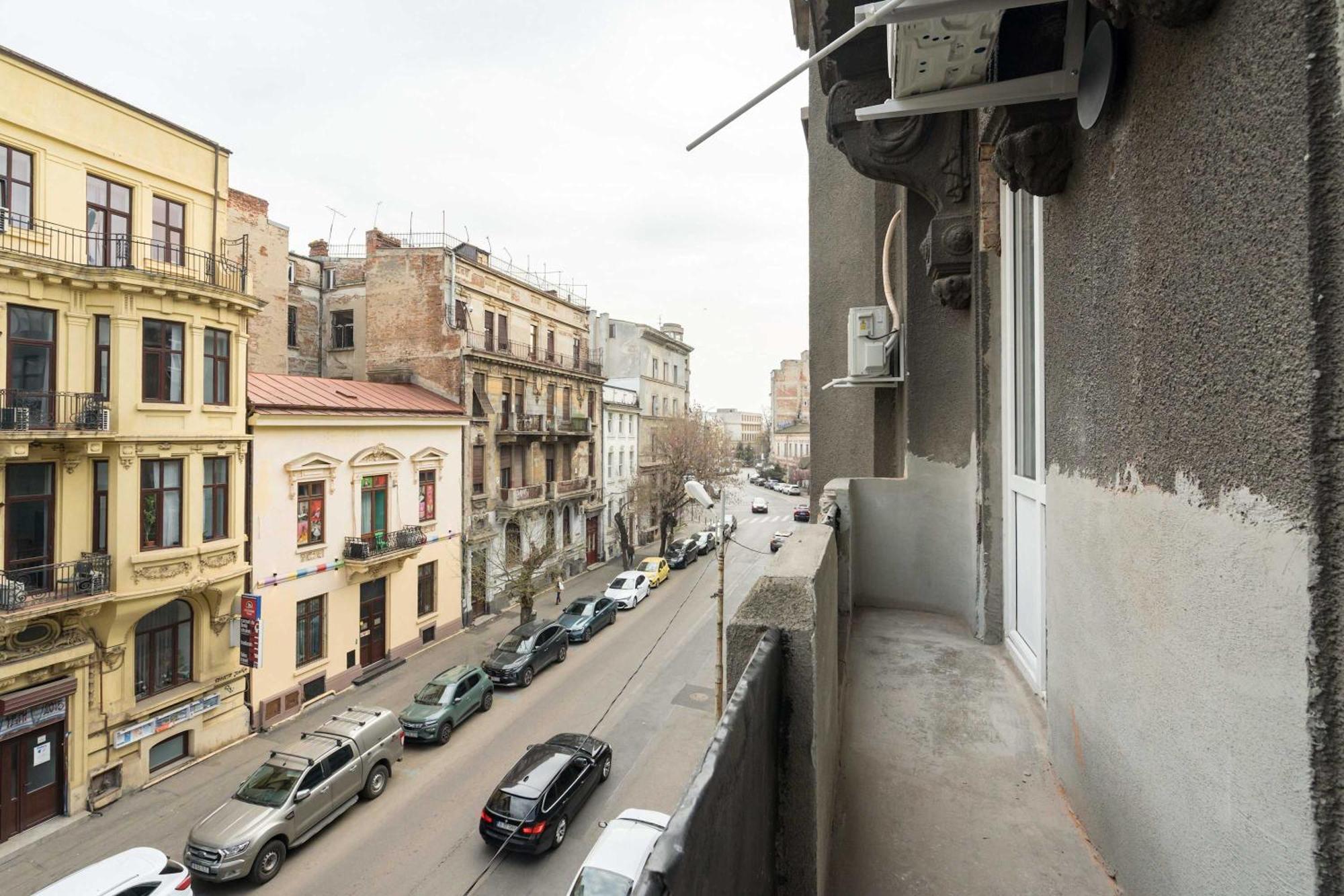 Elegant & Bright 2br - Steps From Old Town Bucharest