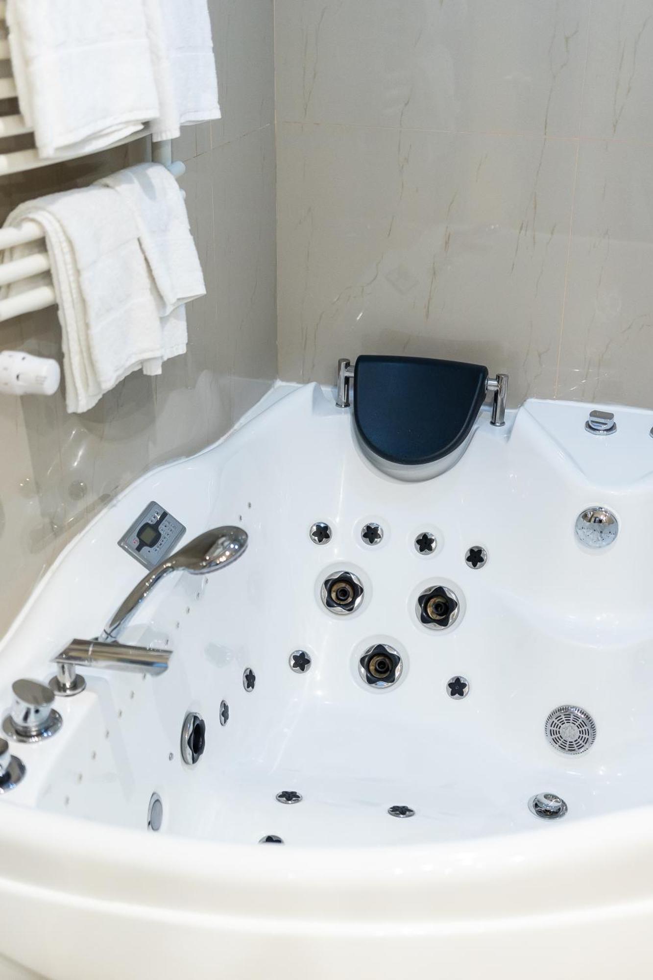 Hotel Christina Plus Hotel Bucareste