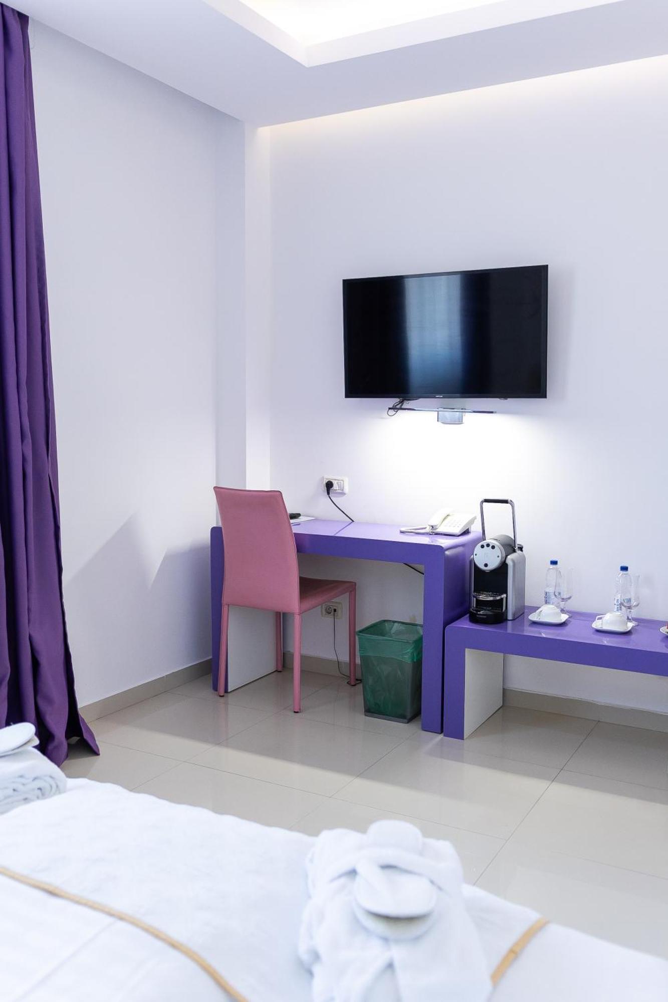Hotel Christina Plus 4*