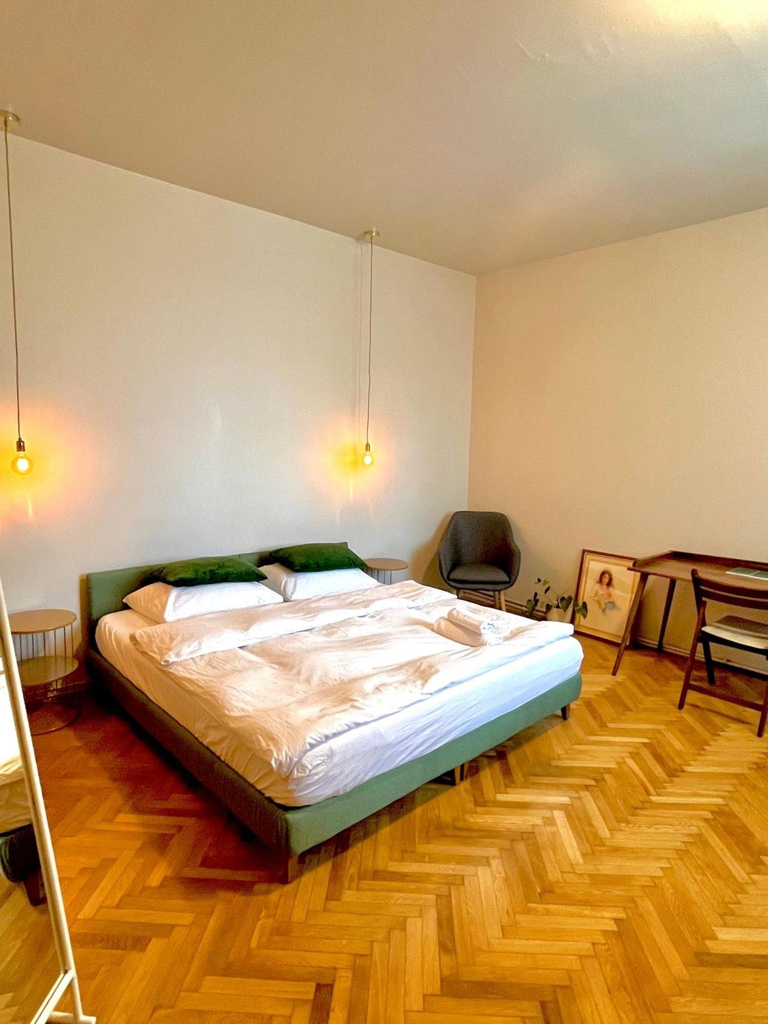 Hospedagem domiciliar Center Unirii Square Private With View - Shared Amenities Bucareste