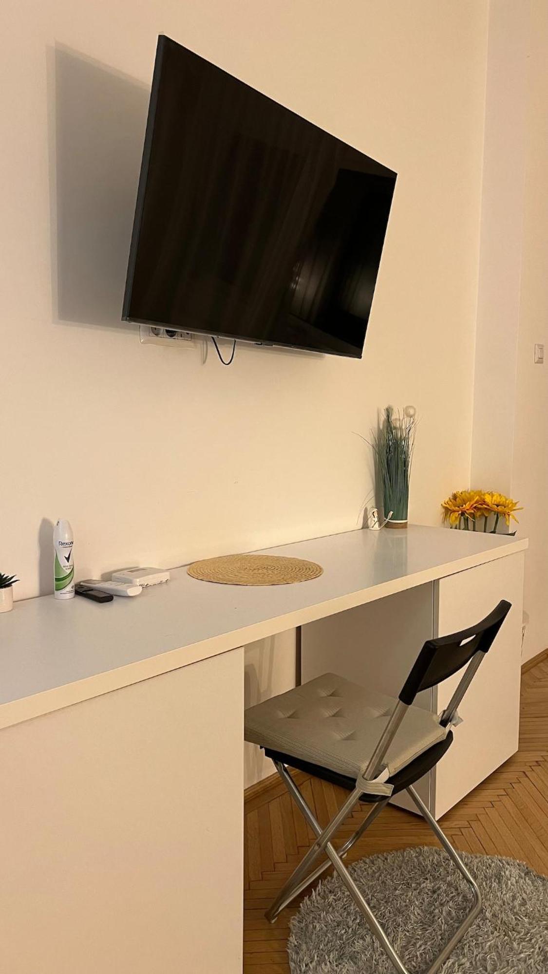 Romana Apartment *