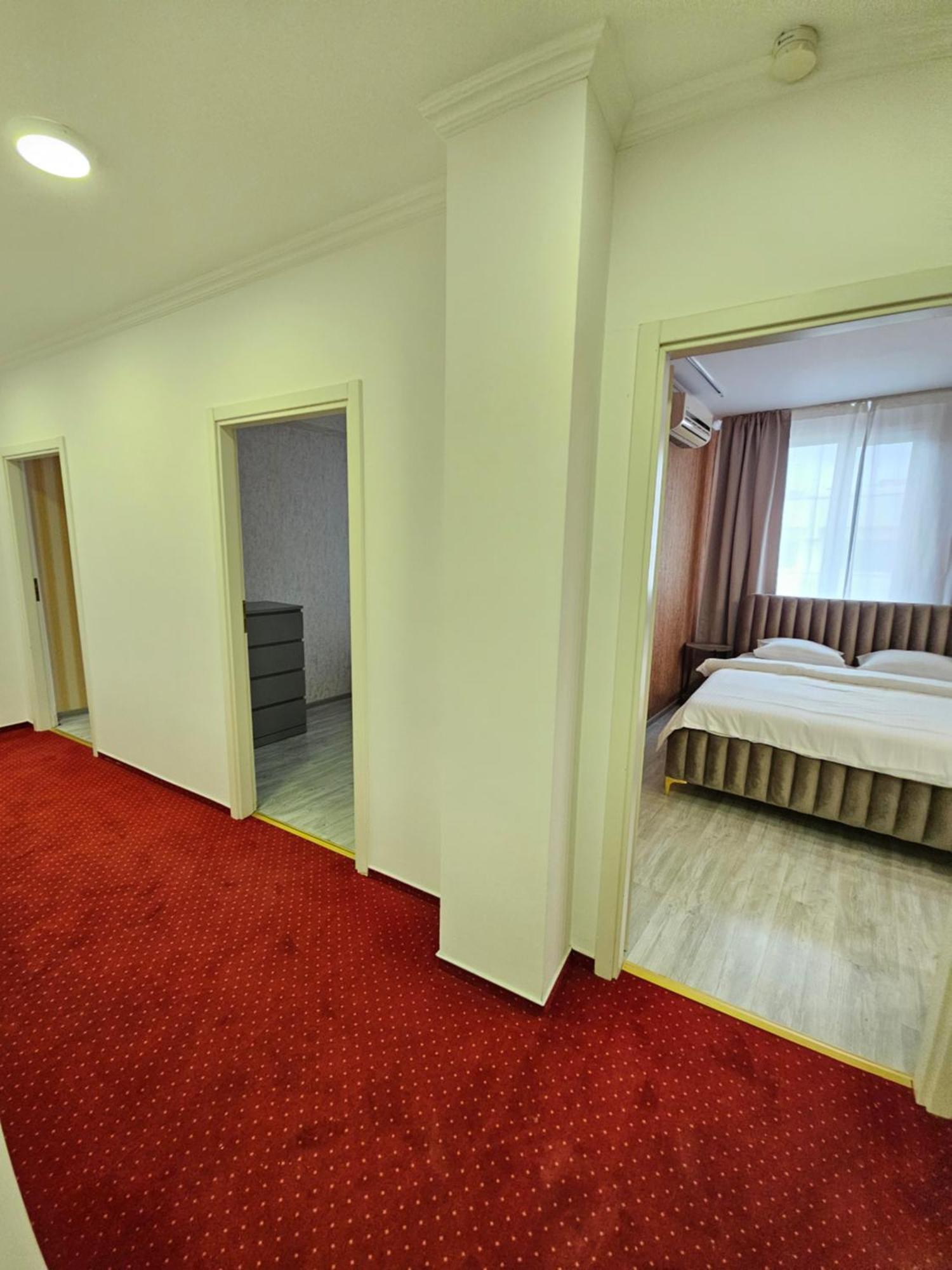 Touristic Center Jean Louis Calderon 28 Street Bucureşti