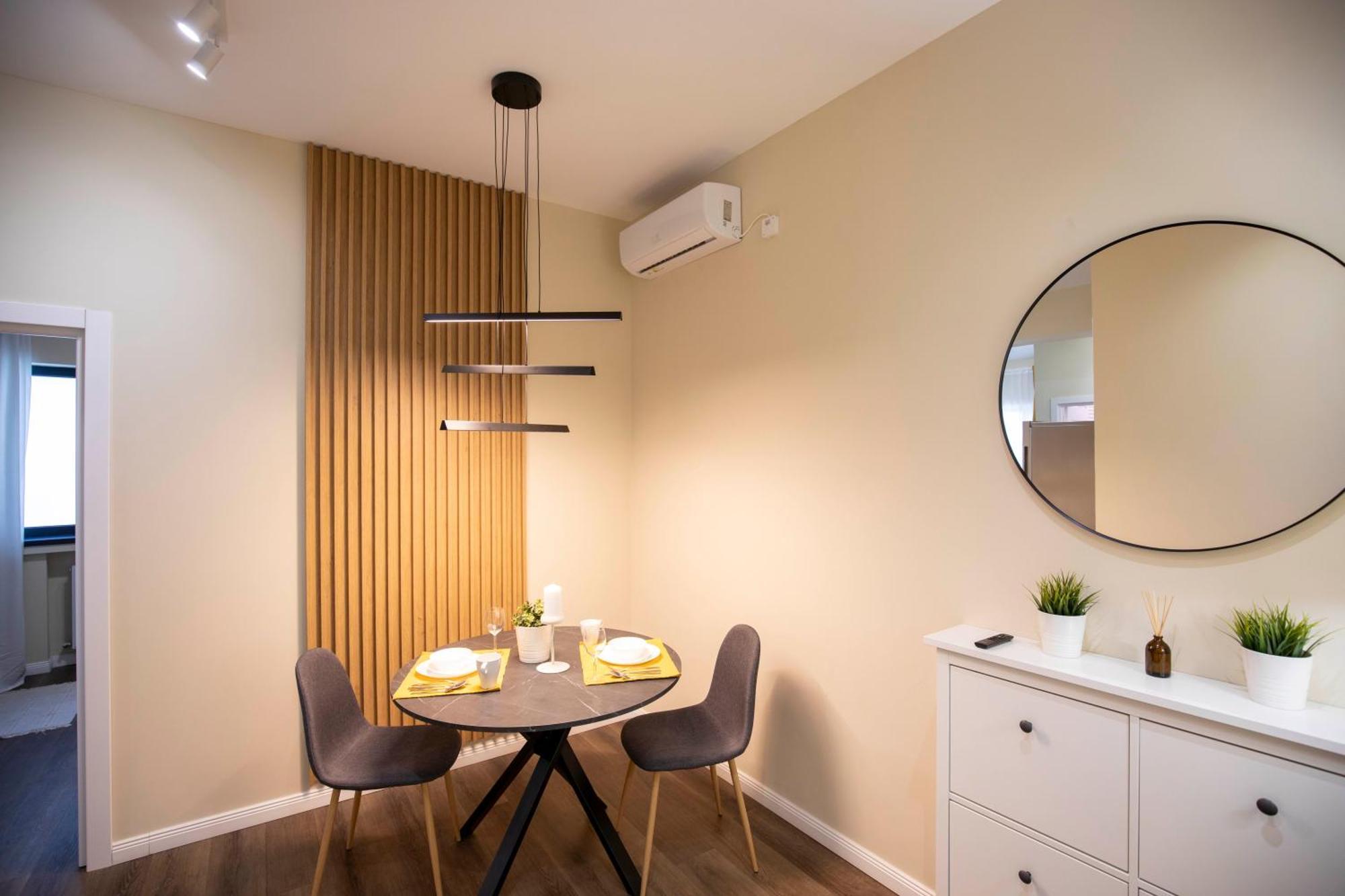 Luxe Romana Apartment