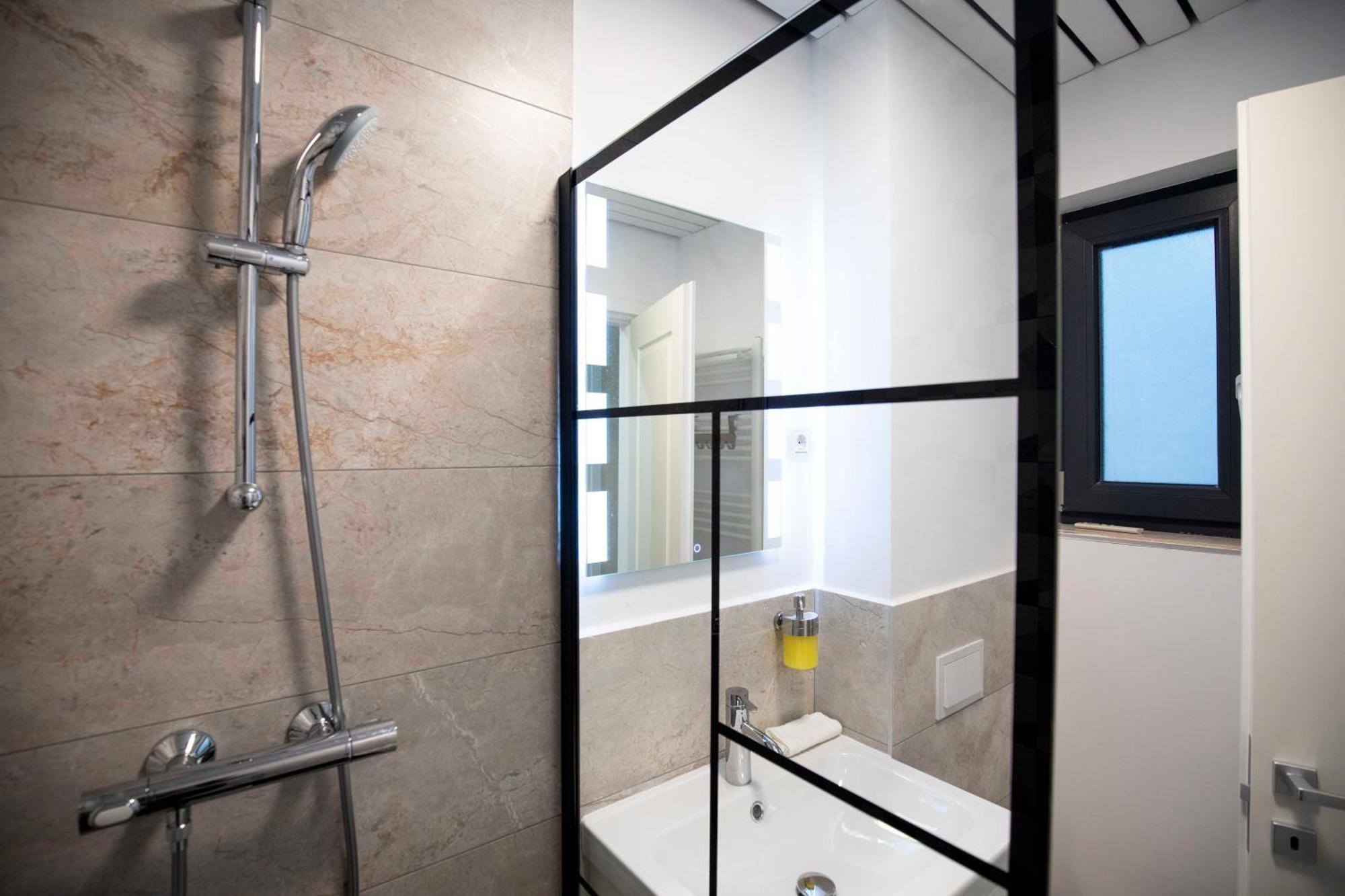 Luxe Romana Apartment