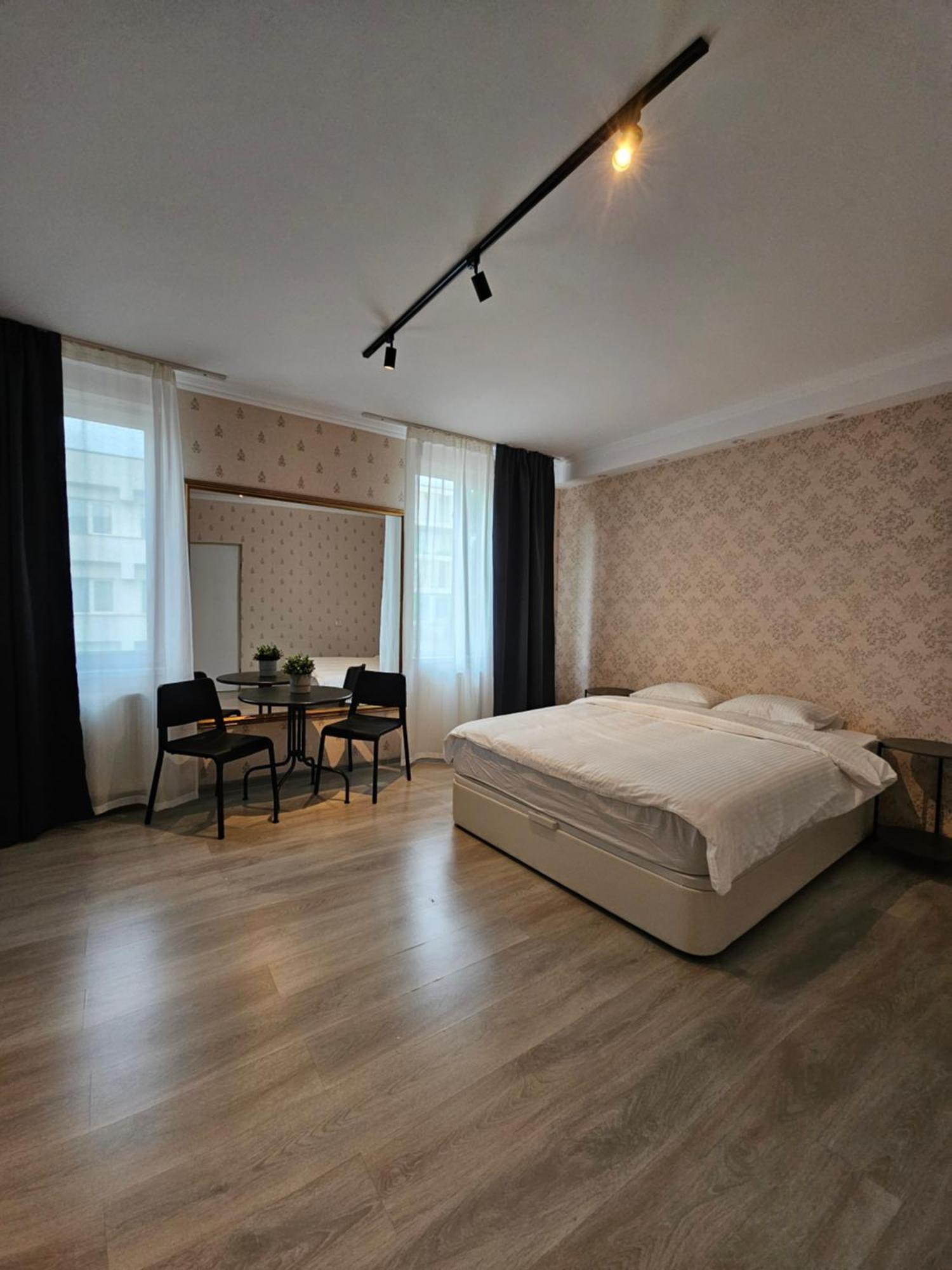 Apartament Touristic Center Jean Louis Calderon 28 Street *