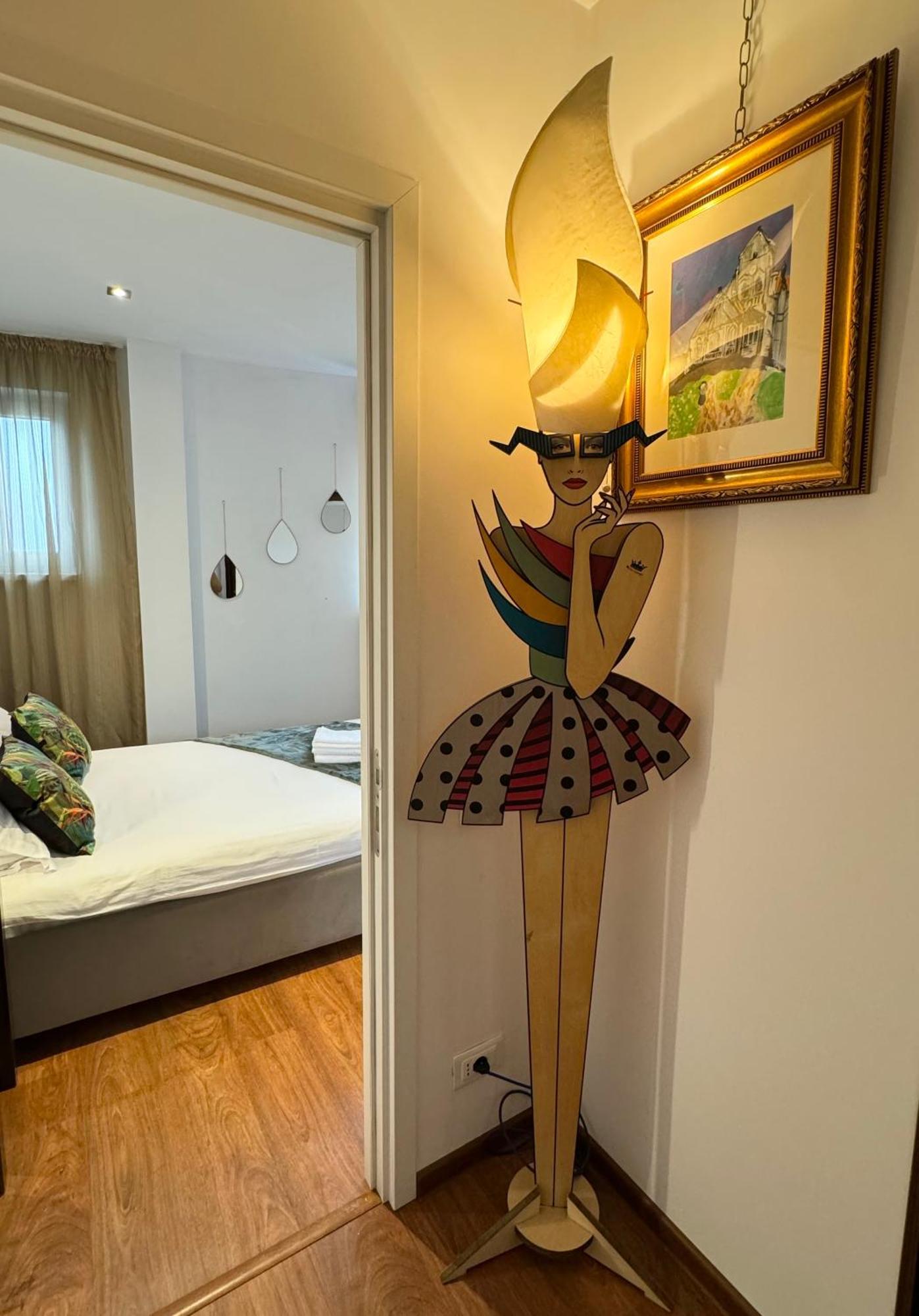 Apartment Holidays Vibes - 2 Bedrooms, 2 Bathrooms - Center Bucharest