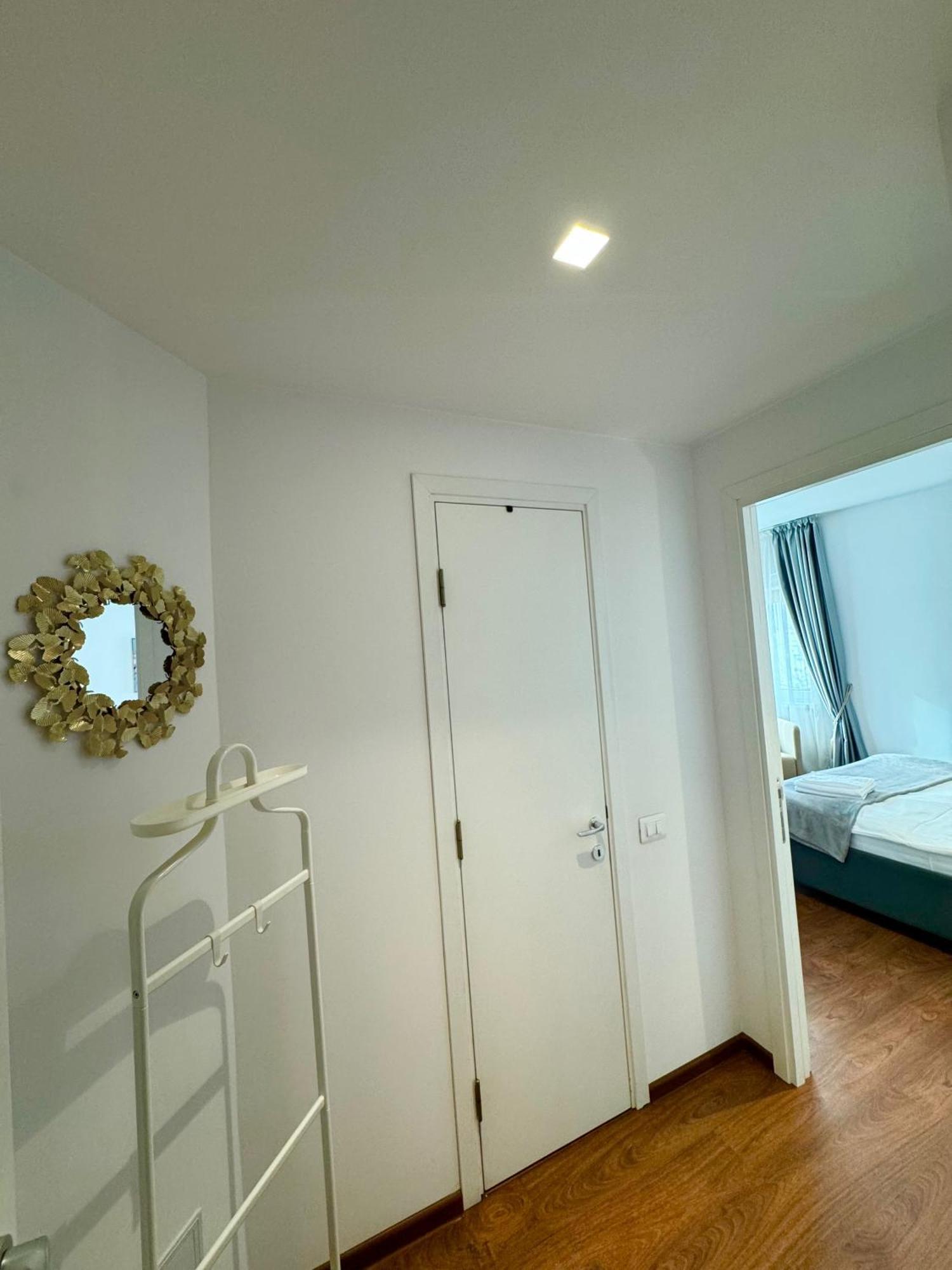 Apartment Holidays Vibes - 2 Bedrooms, 2 Bathrooms - Center Bucharest