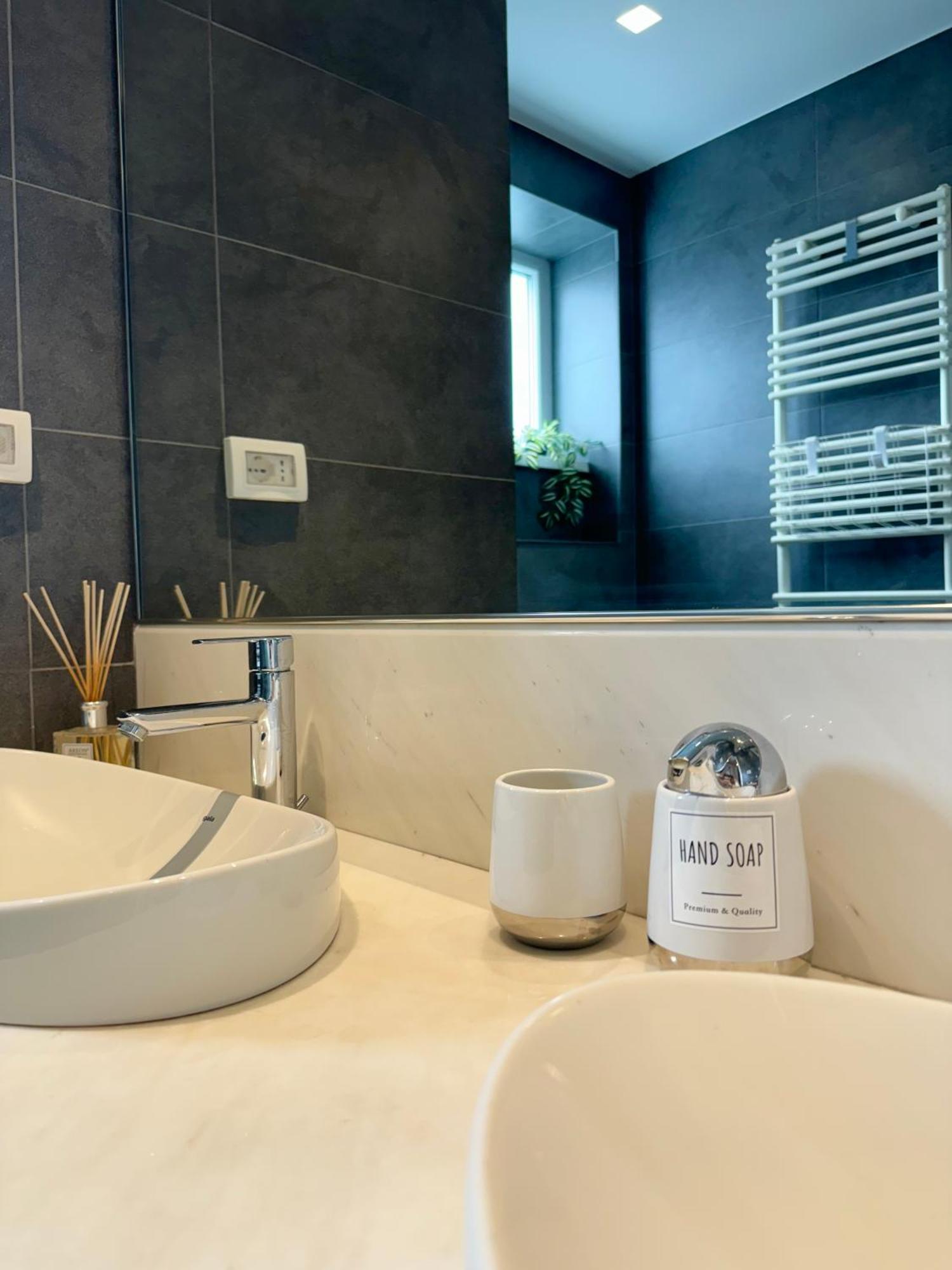 Holidays Vibes - 2 Bedrooms, 2 Bathrooms - Center * Bucharest