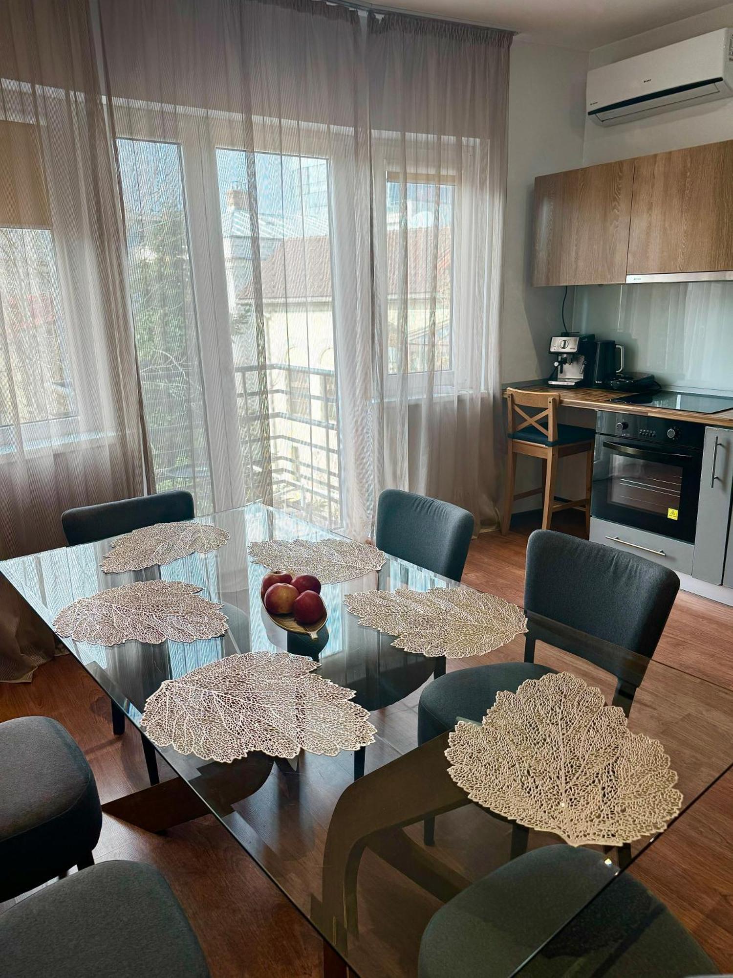 Apartment Holidays Vibes - 2 Bedrooms, 2 Bathrooms - Center *