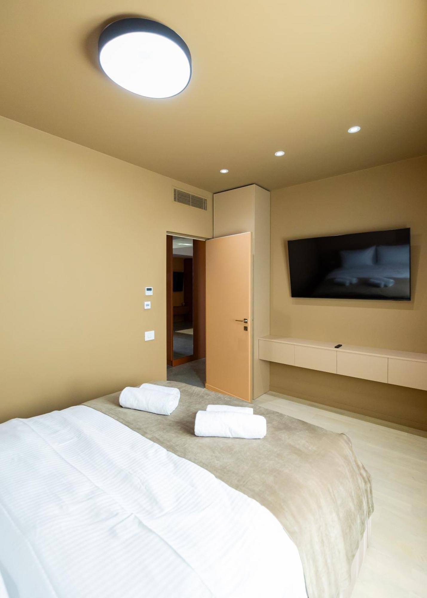 Apartament Juno New Boutique Building With Private Parking Bucureşti
