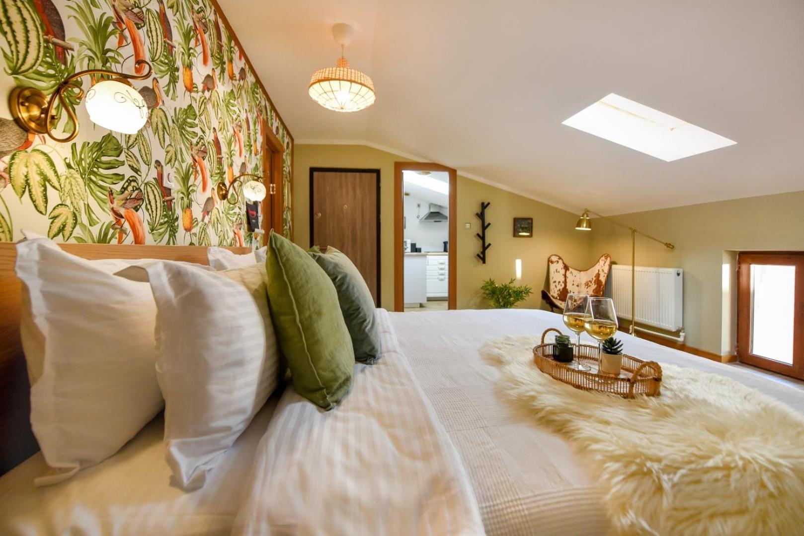 Timeless Elegance Meets Modern Comfort - In The Heart Of The Old Town Apartment