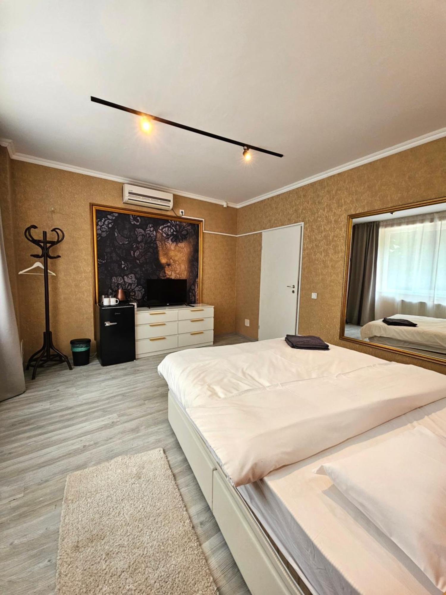 Apartament Touristic Center Jean Louis Calderon 28 Street *