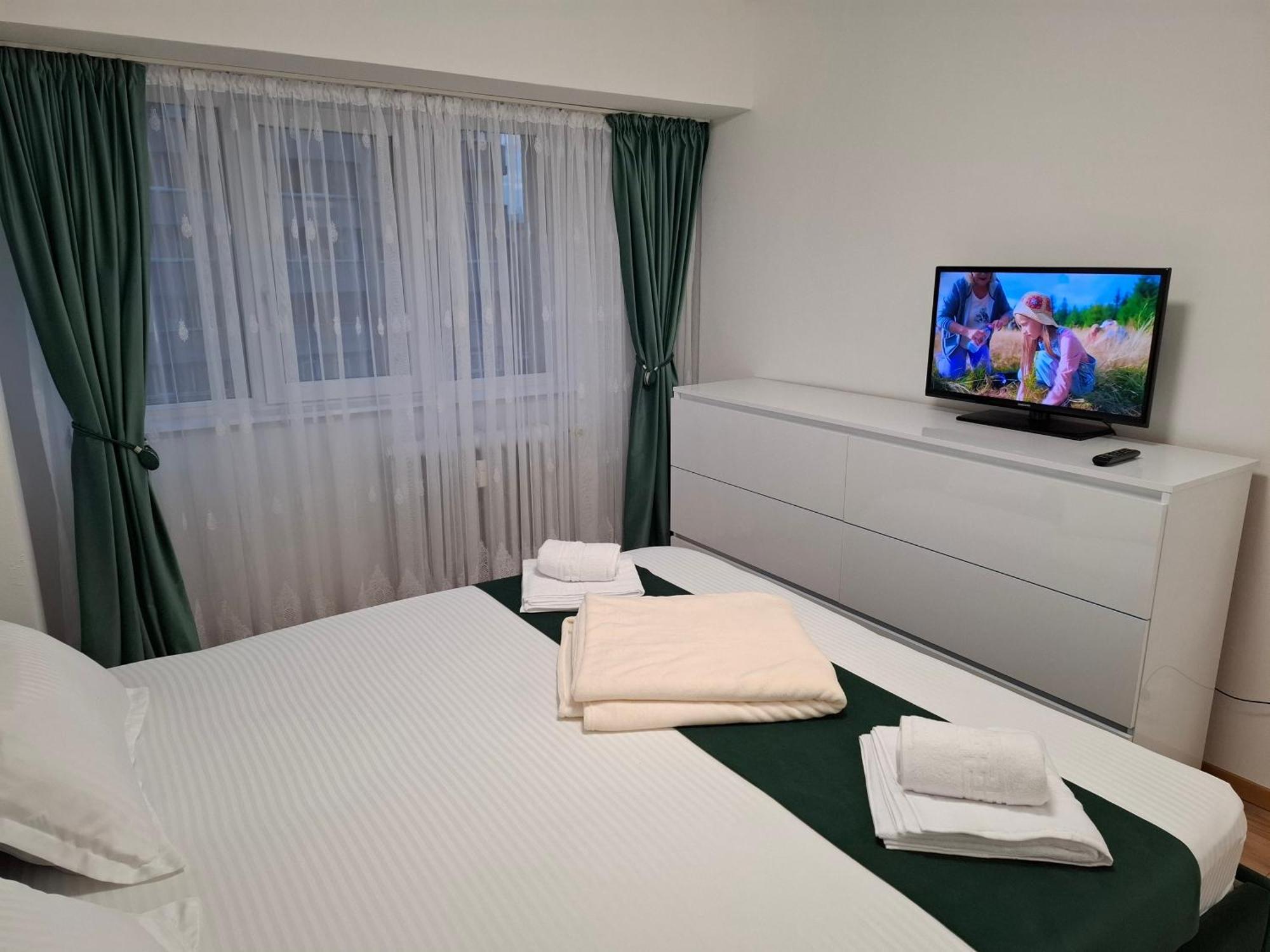 Piata Victoriei, 3 * Bucareste