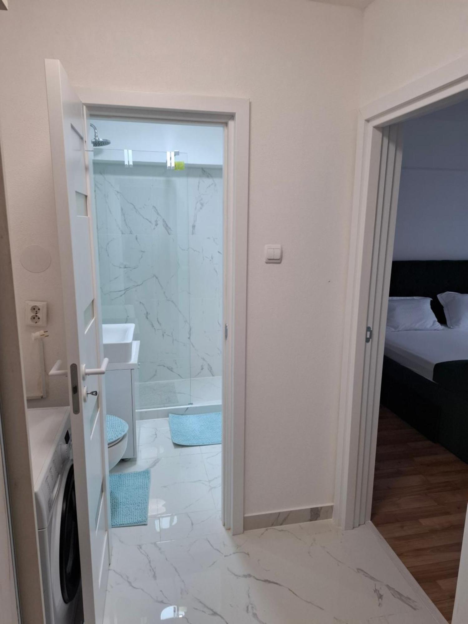 Piata Victoriei, 3 Apartamento