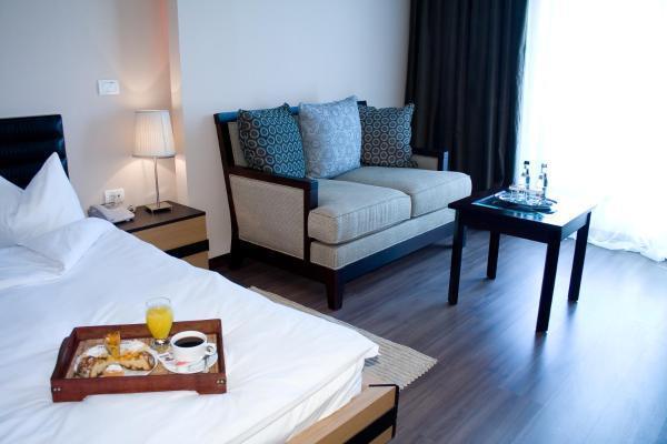 Phoenicia Express 4*