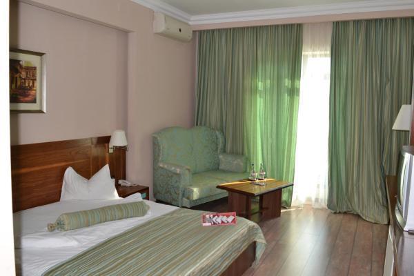 Phoenicia Express