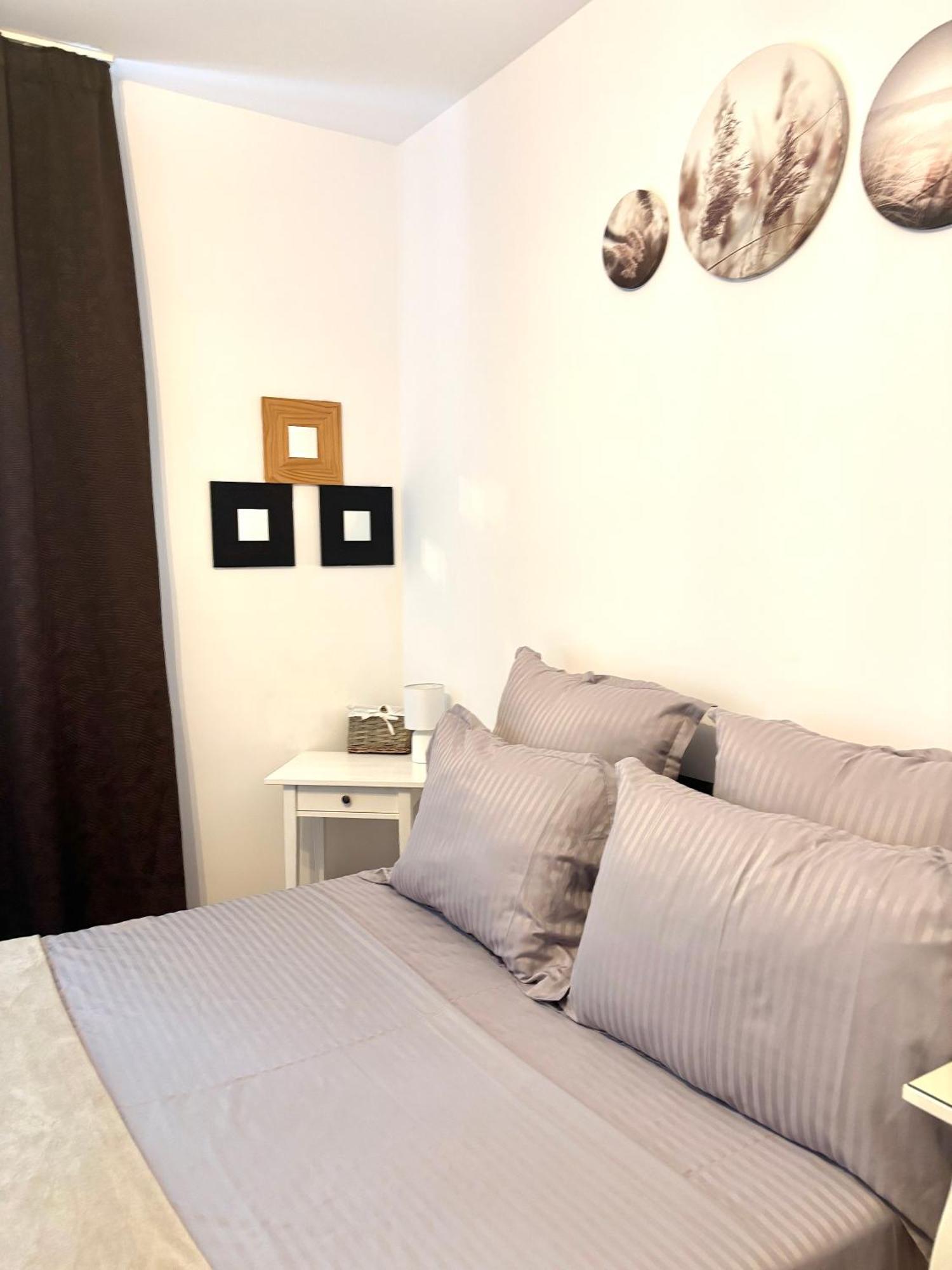 The House In The Park Apartment *