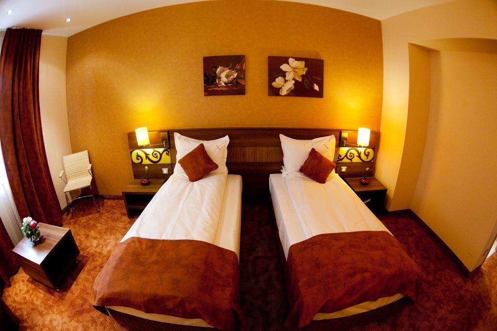 Top Rooms Aparthotel