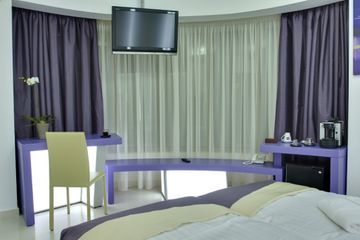 Hotel Christina Plus 4*