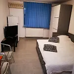Romexpo Cosy Studio - Self Check-In & Out With Key-Locker At Any Hour