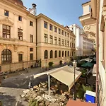Best Location Old Town - New Studio