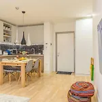 Sunset View Modern Apartment Close To Everything