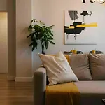 Sunny 2Br Flat-Top Location-Amazing Views