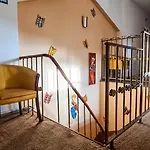 5 Stars High Hostel