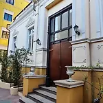 5 Stars High Hostel