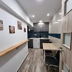 Central Deluxe Cosy Apartment 2 Rooms