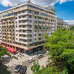 Metropole Apartments Studio City