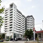 Glamour Apartments 8