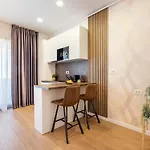 Glamour Apartments 8