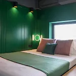 Green Sunnyside Studio - Central Location