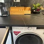 Government Deluxe Studio By Magic Apartments
