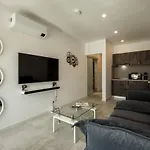 Fancy Penthouse Studio With Lakeview W10